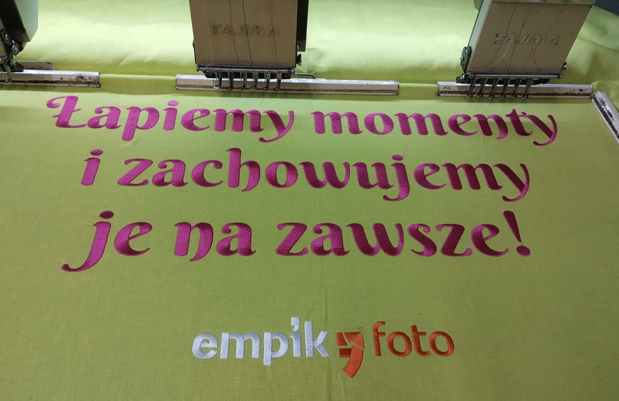 Duży haft reklamowy